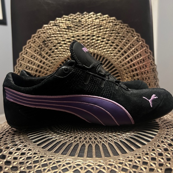 Puma Women's Etoile Black Suede with Lavender Highlights NWOT’s - Picture 12 of 12